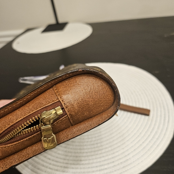 Louis Vuitton Brown Monogram Clutch - Original Strap - Picture 6 of 15